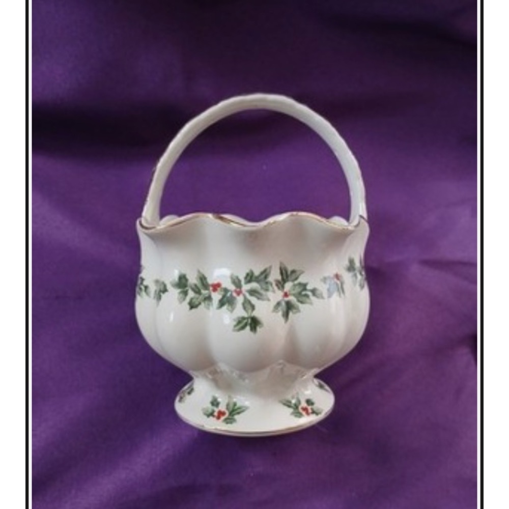 Beautiful Porcelain Christmas Basket Holly Design by Living Quarters in Box 7”